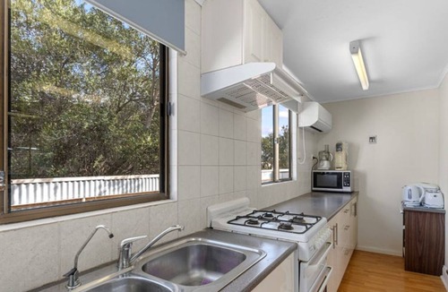 Para Wurlie House | Scala al Mare- a cosy 3 bedroom home located in Point Souttar