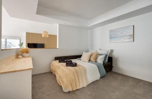 Scarborough House | Scarborough Coastal Getaway Ocean Views & Pool