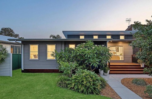 Budgewoi House | Scenic Shores