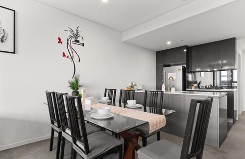 Wentworth Point Apartment | Scenic Skyline view2BR APT close to OlympicPark