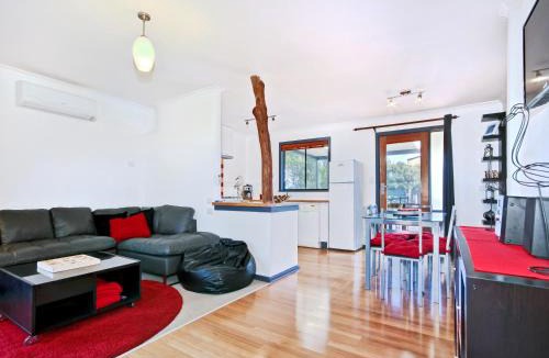 Port Willunga House | Sea Devine - Port Willunga - C21 SouthCoast Holidays