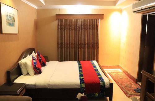 Uttara Hotel | Sea Shell Hotel & Restaurant