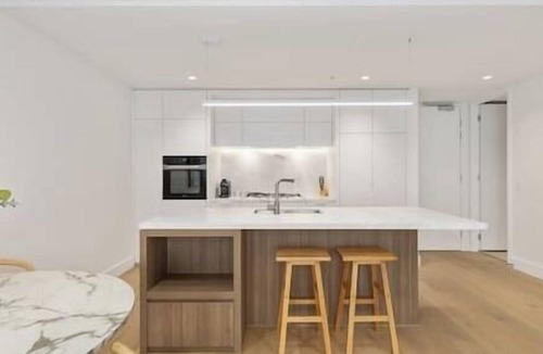 Hampton Apartment | Sea View 2BR w/Best Rooftop Pool in Melb!