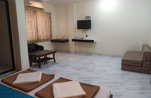 Anjanvel Hotel | Sea Winds Hotel
