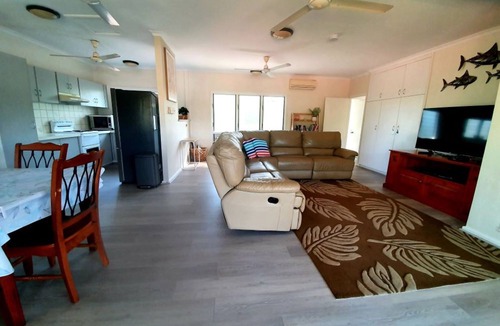 Dundee Beach House | Seabreeze @ Dundee Beach with large inground pool