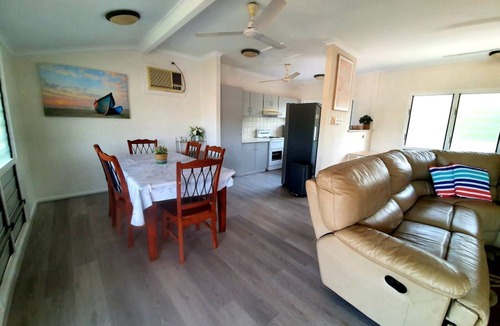 Dundee Beach House | Seabreeze @ Dundee Beach with large inground pool