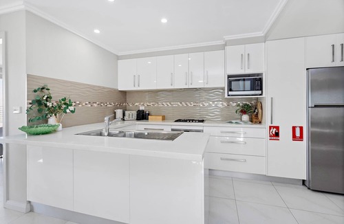 Warilla Apartment | Seabreeze on the Beach "Breeze"
