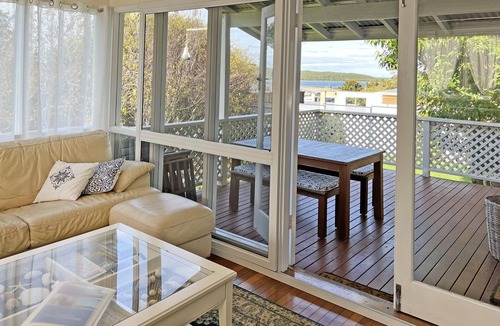 Ocean Beach House | Seachelles: Pet friendly, spa, sauna & beach views