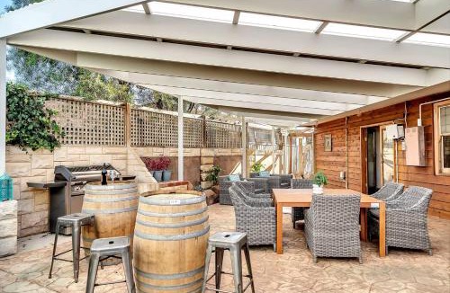 Seaford House | Seaford Haven - Seaside Stay near Dining & Wineries