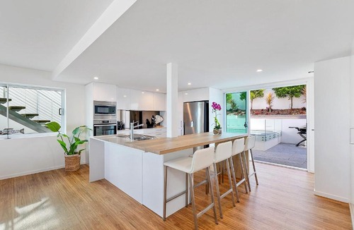 Sunrise Beach Apartment | Seashells on Sunrise, Sunrise Beach