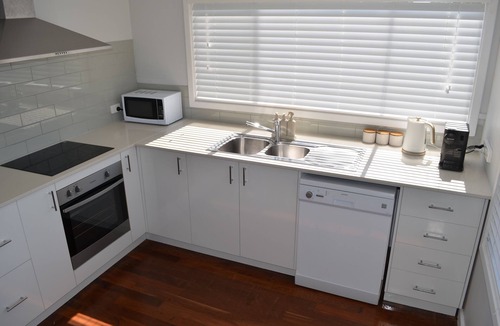 Seabird House | Seaside Oasis with Park Views | Walk to Beach & Local attractions.