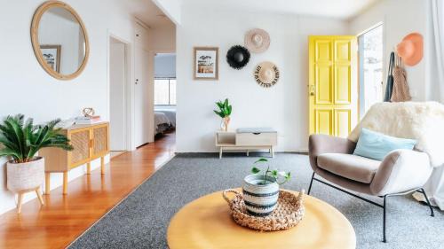 Flinders House | Seaside Serenity