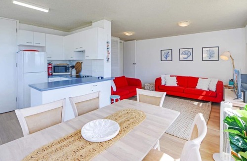 Avoca Beach Apartment | Seaview 7 - Prime Position Beachside Holiday