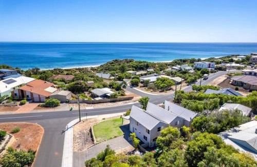 Peppermint Grove Beach House | Seaview Beach House by Peppy Beach Retreats®