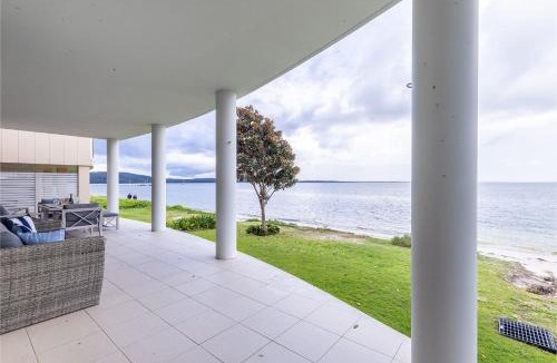 Salamander Bay Apartment | Seaview Splendour 2, 163 Soldiers Point Rd - waterfront stunning unit