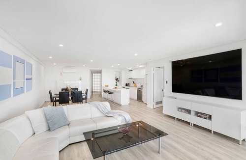Scarborough Apartment | Seaviews and Sophistication!