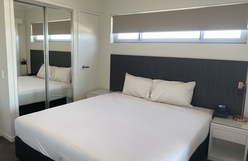 Mackay Apartment | Secured parking Self contained apartment
