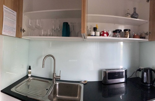 Yarrawonga House | Self contained accom near lake; pool, spa, deck + bbq