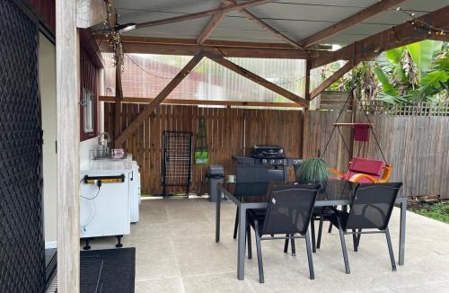 Sheldon House | Self Contained Pet Friendly Guesthouse "The Perch"