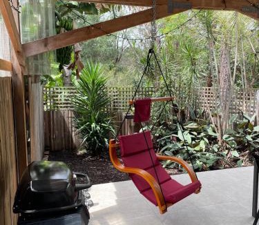 Sheldon House | Self Contained Pet Friendly Guesthouse "The Perch"