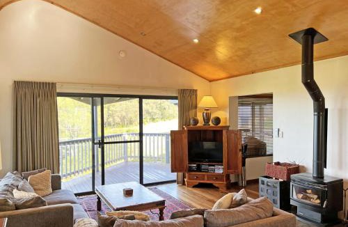 Shadforth House | Serendeva: Stunning views, private & EV charger