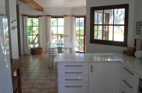 Smiths Lake House | Serendipity on SmithsLake Waterfront Cosy Fireplace Kayaks Pets Amazing Beaches
