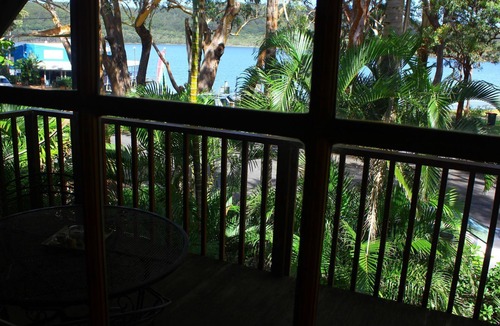 Smiths Lake House | Serendipity on SmithsLake Waterfront Cosy Fireplace Kayaks Pets Amazing Beaches