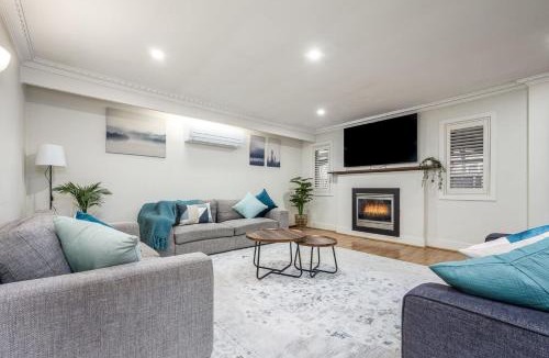 Berwick House | Serene and Spacious Retreat on the Hills