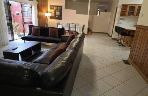 Altona Meadows House | Serene Escape in Altona Meadows