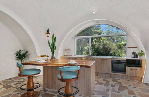 Flaxton House | Serene Flaxton igloo with garden views - sauna & cold plunge