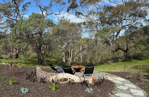 Flaxman Valley Cabin | Serene Tiny House Escape for four people with Panoramic Barossa Views