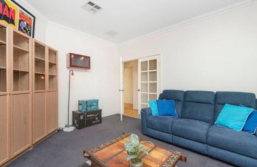 Ashby House | Serenity and Style, Your Ashby Getaway Awaits