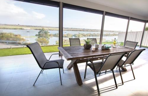 Seymour House | ‘Serenity’ and sweeping Murray River views