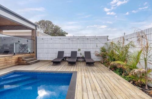 Rosebud House | Seventh and Shore - Spacious Poolside Group Getaway