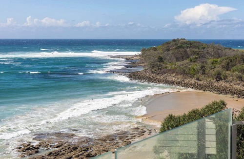 Yamba Apartment | Shadows Residence - Oceanstays - Oceanfront -Pet friendly