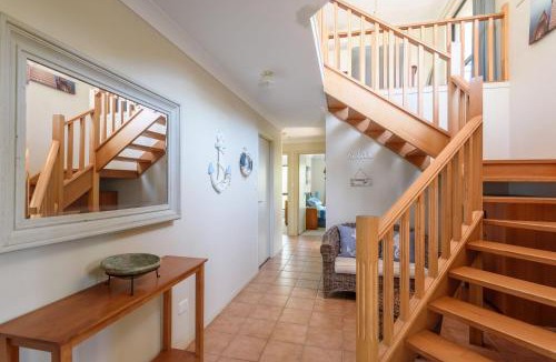 Rainbow Beach Apartment | Sharon Lee 2 - Rainbow Beach
