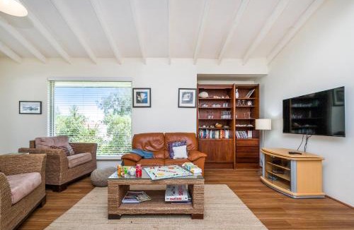 Ledge Point House | Sheoak on Wedge - Well Appointed Property Close To Beach