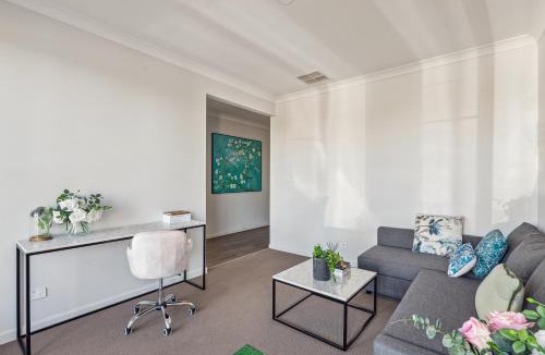 Point Cook House | Shine Point Cook - Elegant Home Sweet Home
