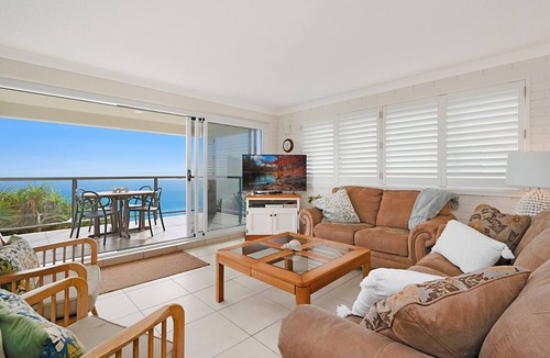 Moffat Beach Apartment | Shipton Lodge unit 3 Moffat Beach QLD
