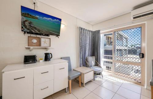 Bargara Hotel | Shoreline Apartments - Unit 4b