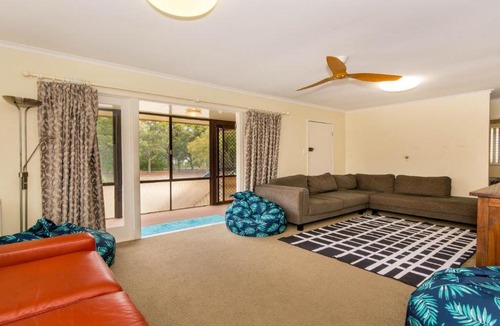 Woorim House | Short Stroll to Surf Beach