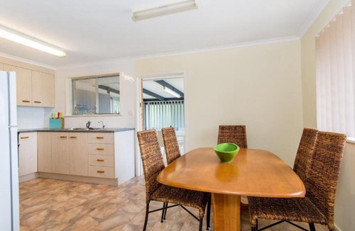 Woorim House | Short Stroll to Surf Beach