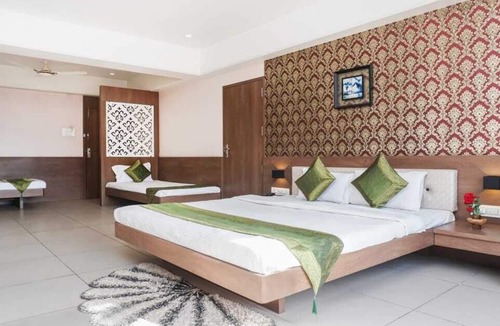 Satara Hotel | Shri Vitthal Mangalam