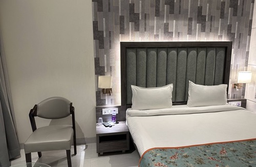 Thane Hotel | Shubham Comforts