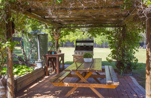 Pokolbin Cottage | Silky Oak Cottage & Studio - Delightful country cottage along popular Hermitage Rd