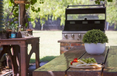 Pokolbin Cottage | Silky Oak Cottage & Studio - Delightful country cottage along popular Hermitage Rd
