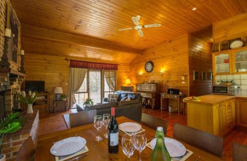 Pokolbin House | Silky Oak Cottage & Studio