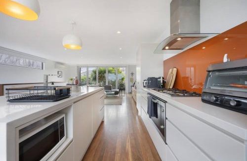 Warrnambool House | Silver Ball Retreat