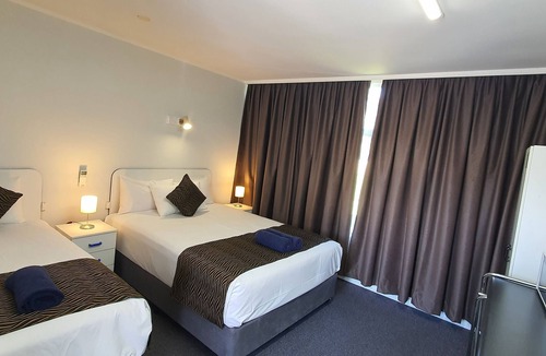 Gilgandra Hotel | Silver Oaks Motel