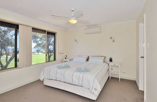 Silver Sands House | Silver Sands Holiday & Beach House